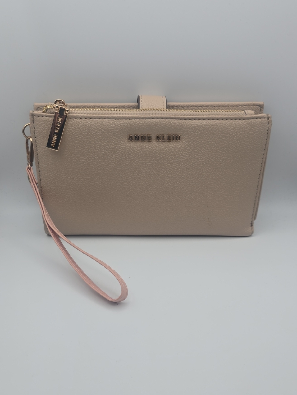 Anne Klein Neutral Beige Wristlet Clutch/Phone Holder W/ Pink Strap Gold (EUC)✨️